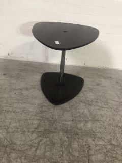 X 1 BLACK GLOSS PLECTRUM SHAPE WOODEN DRINKS TABLE