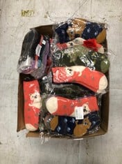 QUANTITY OF ASSORTED ITEMS TO INCLUDE KIDS WINTER SOCKS SUPER THICK SOFT WOOL SOCKS FOR BOYS GIRLS CREW SOCKS - 6 PAIRS (CAT, 1-3 YEARS): LOCATION - A