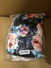 QUANTITY OF LADIES CLOTHING TO INCLUDE BLACK FLORAL TOP SIZE LARGE: LOCATION - C