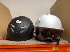 BLACK SNOW SPORT HELMET SIZE L + SALOMON WHITE HELMET SIZE 56-59CM: LOCATION - A