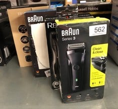 QUANTITY OF HEALTH & BEAUTY ITEMS TO INCLUDE BRAUN SERIES 3 ELECTRIC SHAVER FOR MEN WITH PRECISION BEARD TRIMMER, ELECTRIC RAZOR FOR MEN, UK 2 PIN PLUG, 300, BLACK RAZOR: LOCATION - C