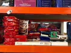 QUANTITY OF FOOD & DRINK ITEMS TO INCLUDE KITKAT MILK 2 FINGER CHOCOLATE BISCUIT BARS MULTIPACK, 21 X 20.7 G - SOME ITEMS MAY BE PAST BEST BEFORE DATE: LOCATION - D