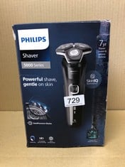 PHILIPS SHAVER SERIES 5000 - WET & DRY MEN'S ELECTRIC SHAVER WITH SKINIQ TECHNOLOGY, POP-UP TRIMMER, TRAVEL CASE, QUICK CLEAN POD AND QUICK CLEAN CARTRIDGE (MODEL S5898/50).: LOCATION - E