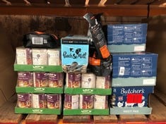 QUANTITY OF ASSORTED DOG FOOD TO INCLUDE POOCH & MUTT SOME ITEMS MAY BE PAST BBD: LOCATION - LEFT RACK(COLLECTION OR OPTIONAL DELIVERY AVAILABLE)