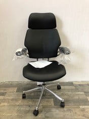 HUMANSCALE FREEDOM LEATHER OFFICE CHAIR RRP £2149: LOCATION - BOOTH (COLLECTION OR OPTIONAL DELIVERY AVAILABLE)