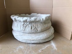 LARGE SACK PLANTER - COLLECTION ONLY - LOCATION FRONT FLOOR