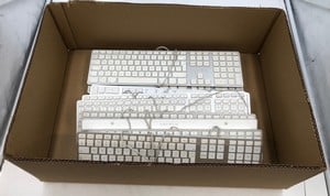 10X APPLE WIRED KEYBOARD PC ACCESSORIES: MODEL NO A1243: LOCATION - A RACK