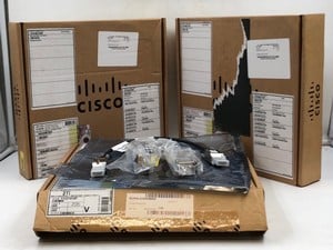 3X CISCO NETWORK STACKING MODULE CABLE: MODEL NO C9200-STACK-KIT (2 SEALED UNITS+1 UNSEALED UNIT): LOCATION - A RACK