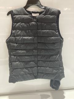 QTY OF ASSORTED ITEMS TO INCLUDE WOOZOO HEATED VEST