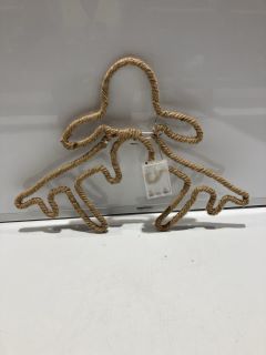 QTY OF REINDEER LIGHT ROPE FEATURES