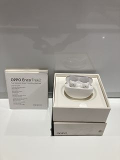 ASSORTED BOX TO INCLUDE OPPO ENCO FREE 2 WIRELESS EARPHONES & AUKEY TRUE WIRELESS EARBUDS