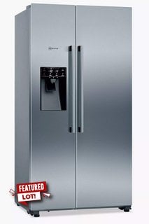 NEFF AMERICAN STYLE FRIDGE FREEZER WITH WATER AND ICE DISPENSER: MODEL KA3923IE0G - RRP £1948: LOCATION - D2