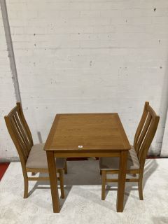 HALLOWOOD SMALL OAK DINGING TABLE WITH 2 CHAIRS