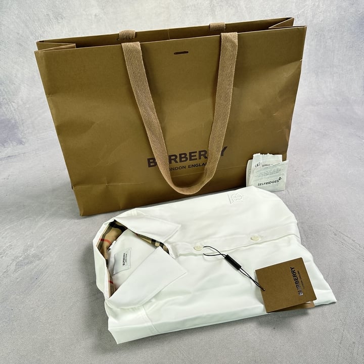 Burberry Sherwood Shirt With Tags Retail Bag And Sales Receipt - Size M (VAT ONLY PAYABLE ON BUYERS PREMIUM)