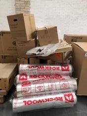 PALLET OF ASSORTED BATHROOM & PLUMBING ITEMS TO INCLUDE ARMACELL ARMAFLEX EVO 15 X 13MM 15M PIPE INSULATION AND ROCKWOOL H&V PIPE SECTIONS (KERBSIDE PALLET DELIVERY)