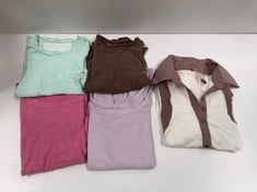 5 X PREMIUM DESIGNER CLOTHING INCLUDING PINK T-SHIRT SIZE L (TOTAL P.V.P. 258€) - LOCATION 42A .