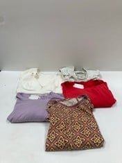 5 X PREMIUM DESIGNER CLOTHING INCLUDING LILAC T-SHIRT SIZE XS (TOTAL P.V.P 258€) - LOCATION 14A.