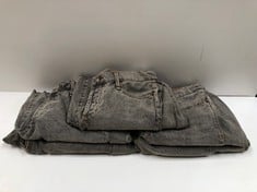 5 X PREMIUM DESIGNER GREY DENIM SHORTS IN VARIOUS SIZES (TOTAL P.V.P. €540) - LOCATION 7A.