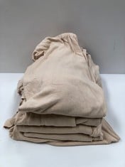 5 X BEIGE PREMIUM DESIGNER DRESSES VARIOUS SIZES (TOTAL P.V.P 540€) - LOCATION 7A.