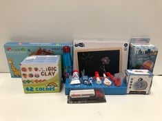 8 X CHILDREN'S TOYS INCLUDING COLOURING BOARD - LOCATION 2B.