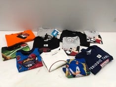 11 X MARVEL AND DISNEY CLOTHES IN VARIOUS SIZES AND MODELS - LOCATION 27B.