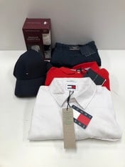 5 X TOMMY HILFIGER CLOTHING INCLUDING WHITE SHIRT XXL-LOCATION 27B.