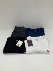 4 X LEVI'S GARMENTS VARIOUS SIZES AND MODELS INCLUDING BLACK T-SHIRT M - LOCATION 50C.