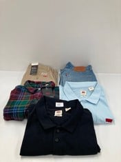 5 X LEVI'S GARMENTS VARIOUS SIZES AND MODELS INCLUDING CHECK SHIRT SIZE S - LOCATION 46C.