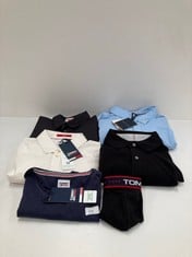 6 X TOMMY HILFIGER GARMENTS VARIOUS SIZES AND MODELS INCLUDING BLUE SHIRT 4XL - LOCATION 38C.