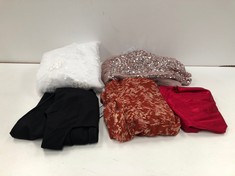 5 X DRESSES VARIOUS MODELS AND SIZES INCLUDING BLACK DRESS SIZE S-LOCATION 27C.