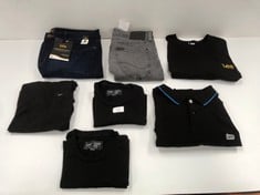 7 X CLOTHING VARIOUS SIZES AND MODELS LEE BRAND INCLUDING GREY TROUSERS SIZE 31-32 - LOCATION 4C.