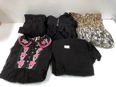 5 X PREMIUM DESIGNER CLOTHING INCLUDING BLACK DRESS WITH EMBROIDERY SIZE XS (TOTAL P.V.P. 750€) - LOCATION 46A .