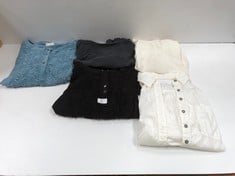 5 X PREMIUM DESIGNER CLOTHING INCLUDING BLACK T-SHIRT SIZE XS ( TOTAL P.V.P. 396€) - LOCATION 46A .