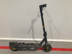 NINEBOT ELECTRIC SCOOTER (DOES NOT TURN ON).