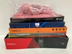 6 X COMPUTER ITEMS INCLUDING MOUSE, HEADSET AND MARS GAMING MOUSE PAD.