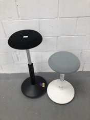 2 X ERGONOMIC FOOT STOOLS IN BLACK AND GREY (DIRTY).