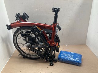 BROMPTON C LINE EXPLORE FOLDING BIKE IN RED RRP: £1,495 TO INCLUDE FIRST AID KIT: LOCATION - A3