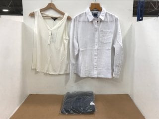 3 X ASSORTED CREW CLOTHING COMPANY ITEMS TO INCLUDE HENLEY VEST IN WHITE - UK 16: LOCATION - C5