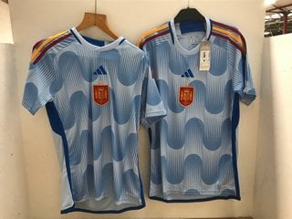 2 X ADIDAS SPAIN AWAY JERSEY 24 IN BLUE UK SIZE M: LOCATION - A1