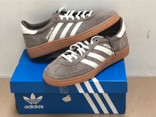 CHILDRENS ADIDAS HANDBALL SPEZIAL TRAINERS UK SIZE 4 1/2: LOCATION - A1