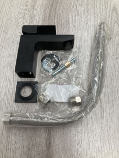 SQUARE STYLED BLACK MONO BASIN MIXER TAP - RRP £195: LOCATION - RACKING 2