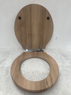 NATURAL WALNUT TOILET SEAT WITH QUICK RELEASE *NO FITTINGS* - RRP £150: LOCATION - RACKING 2