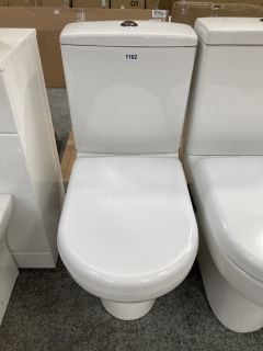 (COLLECTION ONLY) D-SHAPED CLOSED COUPLED TOILET WITH CISTERN FITTINGS, DUAL FLUSH TOP CHROME BUTTON & SEAT - RRP £325: LOCATION - D6