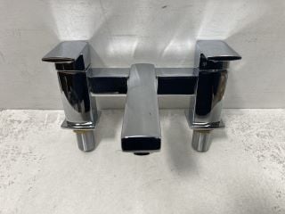 SQUARE STYLED DECK MOUNTED BATH FILLER IN CHROME - RRP £295: LOCATION - RACKING 1