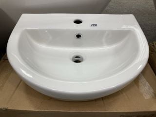 500MM WIDE 1TH CERAMIC BASIN - RRP £180: LOCATION - C3