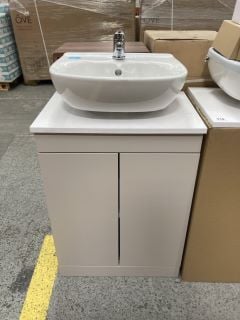 (COLLECTION ONLY) FLOOR STANDING 2 DOOR COUNTERTOP SINK UNIT IN CASHMERE & WHITE 550 X 380MM WITH A 1TH CERAMIC BASIN COMPLETE WITH MONO BASIN MIXER TAP & CHROME SPRUNG WASTE - RRP £675: LOCATION - D