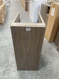 CARINI WALNUT 300 X 1 DOOR BASE UNIT 300 X 460 X 680MM - RRP £345: LOCATION - D3