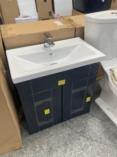 (COLLECTION ONLY) FLOOR STANDING 2 DOOR SINK UNIT IN MIDNIGHT BLUE WITH A 620 X 365MM 1TH CERAMIC BASIN COMPLETE WITH A MONO BASIN MIXER TAP & CHROME SPRUNG WASTE - RRP £705: LOCATION - D4