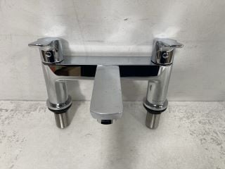 DECK MOUNTED BATH FILLER IN CHROME RRP £305: LOCATION - RACKING 1