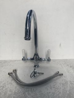 TRADITIONAL LEVER ACTION MONO KITCHEN SINK MIXER TAP IN CHROME WITH SWIVEL SPOUT - RRP £240: LOCATION - RACKING 2